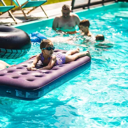 펜션 With Infinity-pool By Interhome *