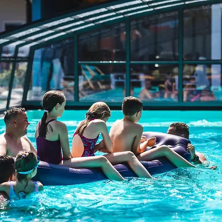 With Infinity-pool By Interhome 펜션 루시노보